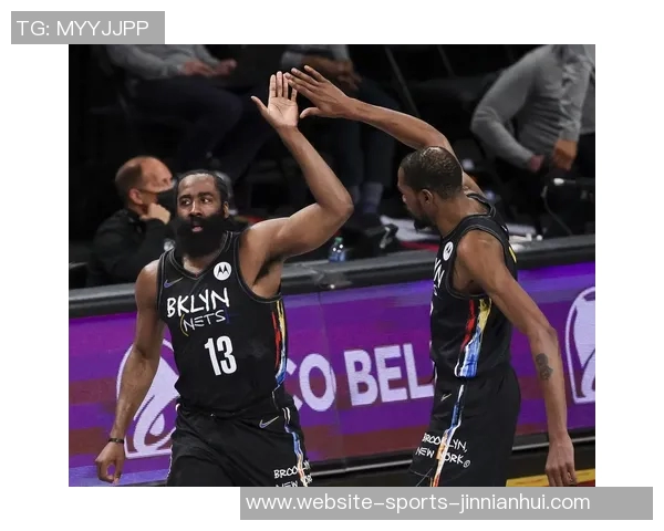 阿雅克与尼姆的激烈对决揭示法甲新赛季的竞争格局与球队实力分析